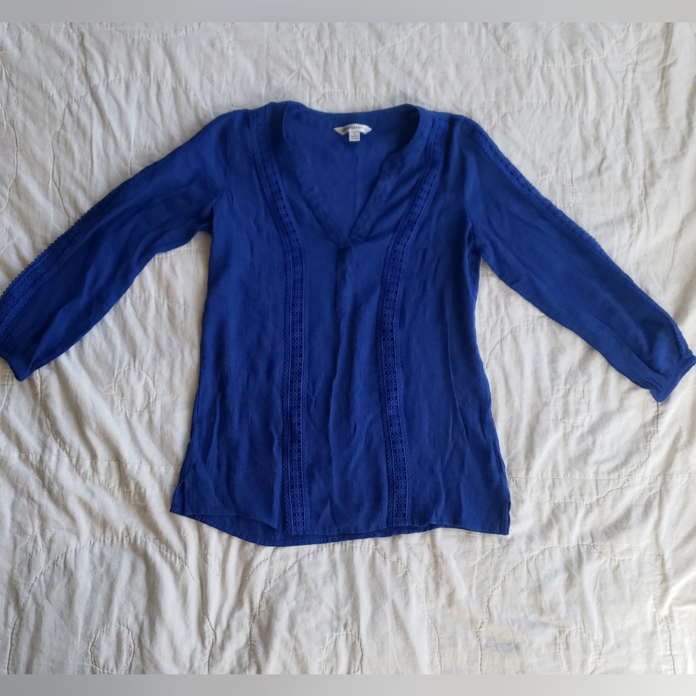 CounterParts Linen Feel, Blue Boho Embroidered V-Neck Blouse – Flower Details